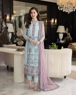 Hania Aamir feet photo thumbnail