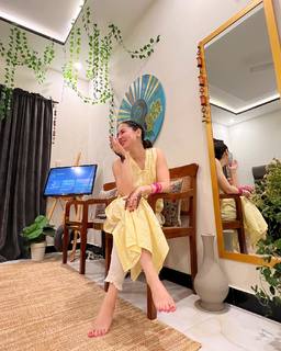 Hania Aamir feet photo thumbnail