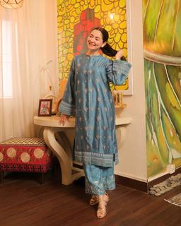 Hania Aamir feet photo thumbnail
