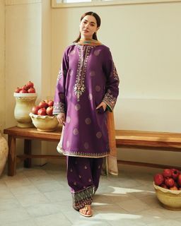 Hania Aamir feet photo thumbnail