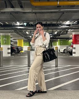 Hania Aamir feet photo thumbnail