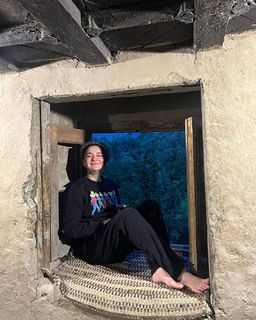 Hania Aamir feet photo thumbnail