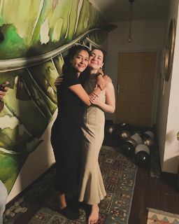 Hania Aamir feet photo thumbnail