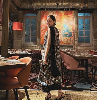 Hania Aamir feet photo thumbnail