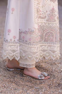 Hania Aamir feet photo thumbnail