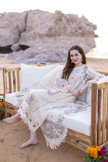 Hania Aamir feet photo thumbnail