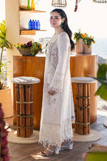 Hania Aamir feet photo thumbnail