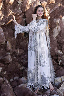 Hania Aamir feet photo thumbnail