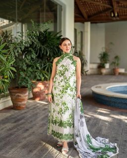 Hania Aamir feet photo thumbnail