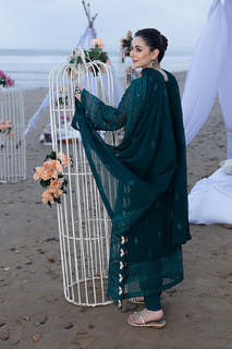 Hania Aamir feet photo thumbnail