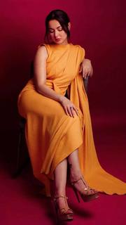 Hania Aamir feet photo thumbnail