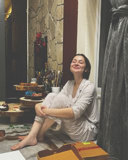 Hania Aamir feet photo thumbnail