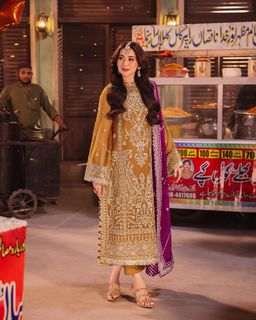 Hania Aamir feet photo thumbnail