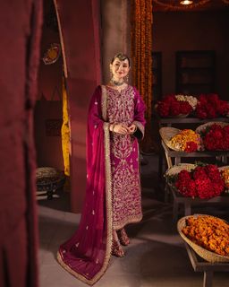 Hania Aamir feet photo thumbnail