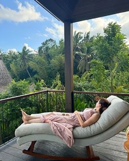 Hania Aamir feet photo thumbnail