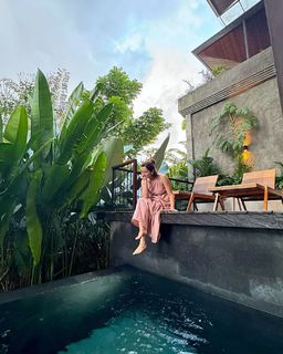 Hania Aamir feet photo thumbnail