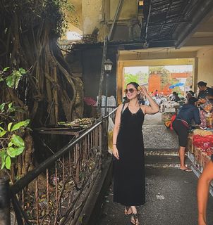 Hania Aamir feet photo thumbnail