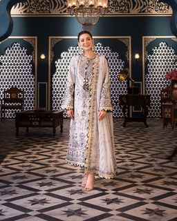 Hania Aamir feet photo thumbnail