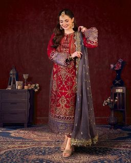 Hania Aamir feet photo thumbnail