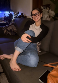 Hania Aamir feet photo thumbnail
