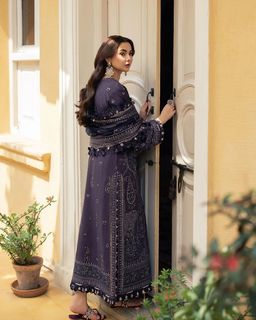 Hania Aamir feet photo thumbnail