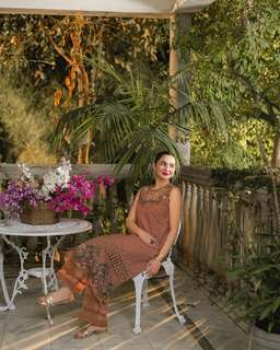 Hania Aamir feet photo thumbnail