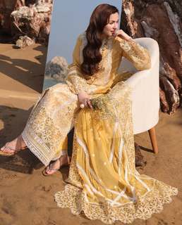 Hania Aamir feet photo thumbnail