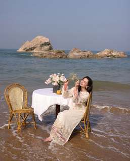Hania Aamir feet photo thumbnail