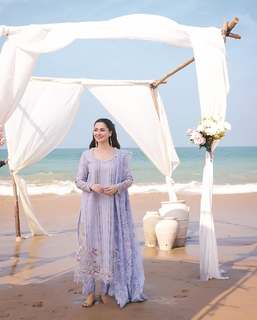 Hania Aamir feet photo thumbnail