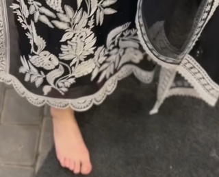 Hania Aamir feet photo thumbnail