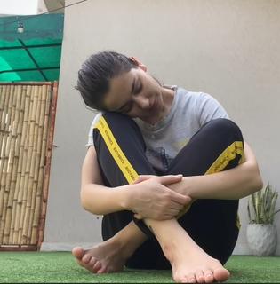 Hania Aamir feet photo thumbnail