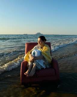Hania Aamir feet photo thumbnail