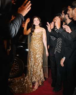 Hania Aamir feet photo thumbnail