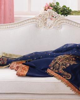 Hania Aamir feet photo thumbnail