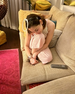 Hania Aamir feet photo thumbnail