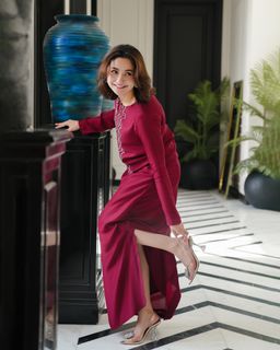 Hania Aamir feet photo thumbnail