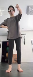 Hania Aamir feet photo thumbnail