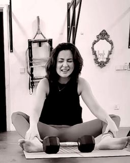 Hania Aamir feet photo thumbnail