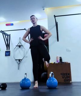 Hania Aamir feet photo thumbnail