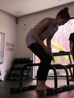 Hania Aamir feet photo thumbnail