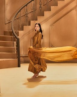 Hania Aamir feet photo thumbnail