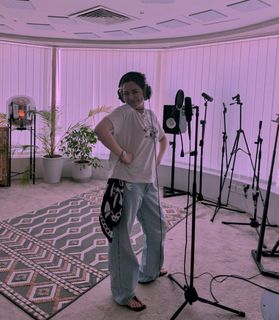 Hania Aamir feet photo thumbnail