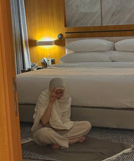 Hania Aamir feet photo thumbnail