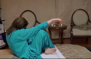 Hania Aamir feet photo thumbnail