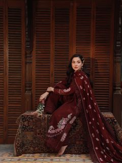 Hania Aamir feet photo thumbnail