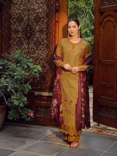 Hania Aamir feet photo thumbnail