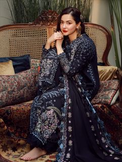 Hania Aamir feet photo thumbnail