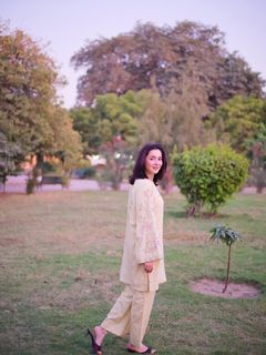 Hania Aamir feet photo thumbnail