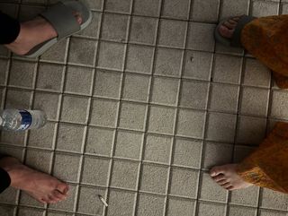 Hania Aamir feet photo thumbnail