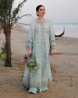 Hania Aamir feet photo 16